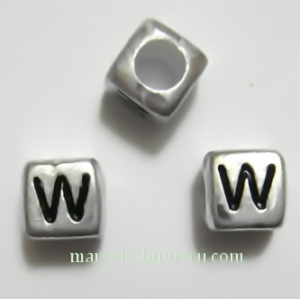 Margele alfabet, plastic argintiu, cubice 6x6x6mm, litera W 1 buc