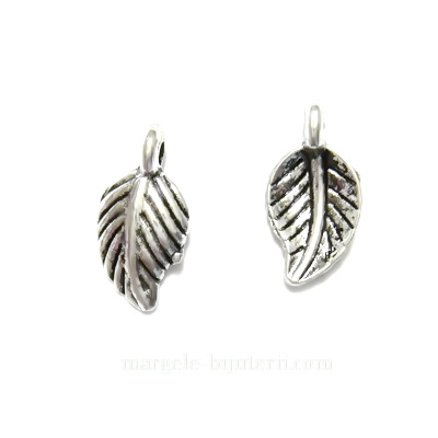 Pandantiv argintiu antichizat, frunza 15x8x4mm