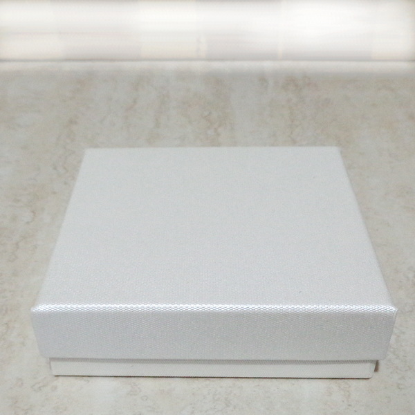 Cutie cadou crem deschis, sidefata, 8.5x8.5x2.5cm 1 buc