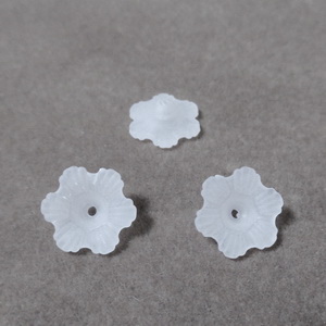 Flori acrilice, frosted, albe, 12x4mm 1 buc